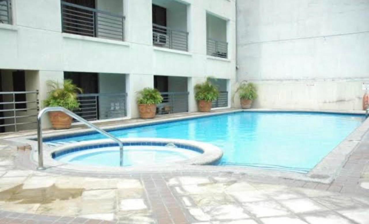 Poolside Family Room Greenbelt Makati San Pedro Makati Exterior foto